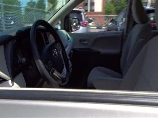 2017 Toyota Sienna LE